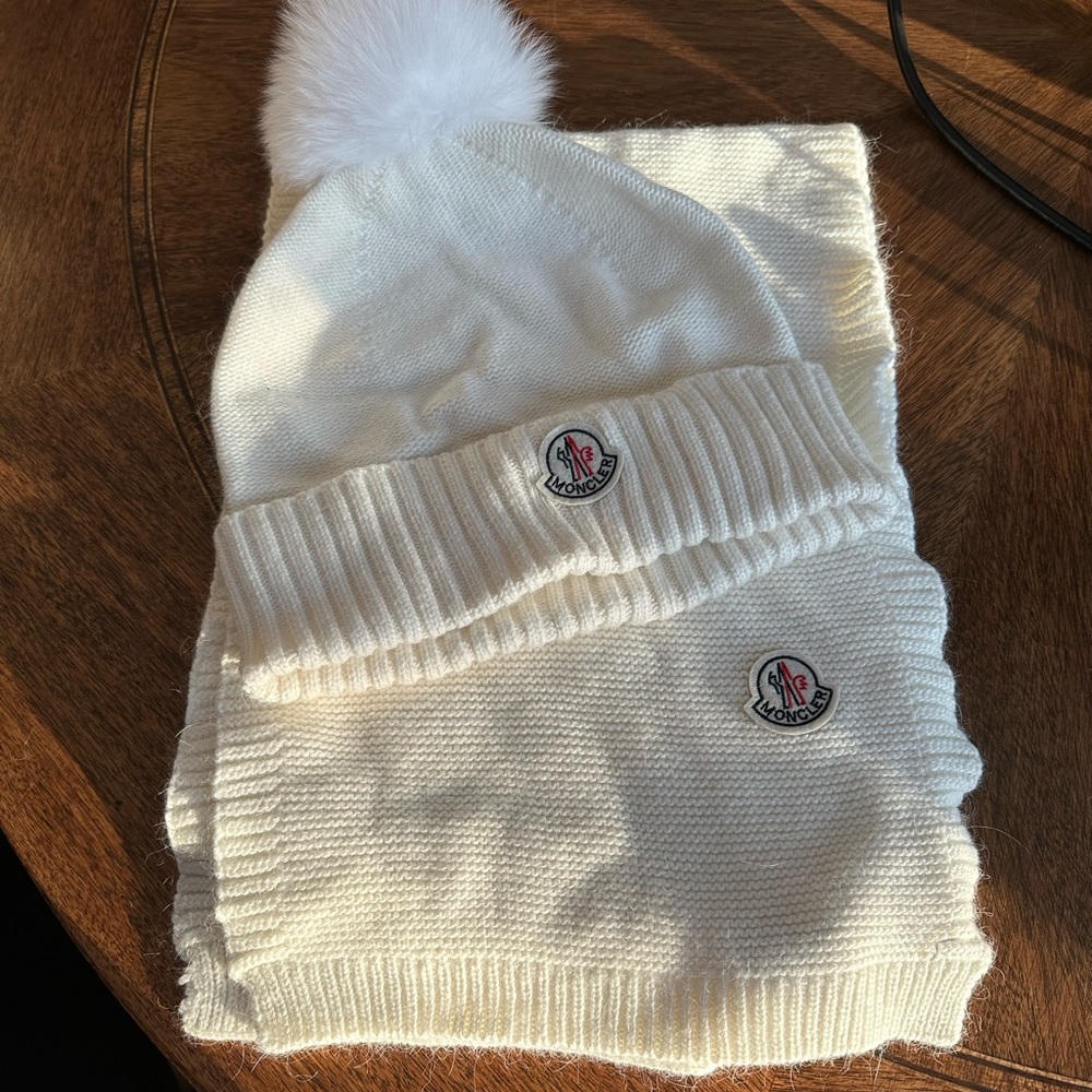 White Pom beanie Hat and scarf